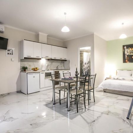 Del Sol #2 Meteora Luxurious Family Suites Калампака Екстериор снимка