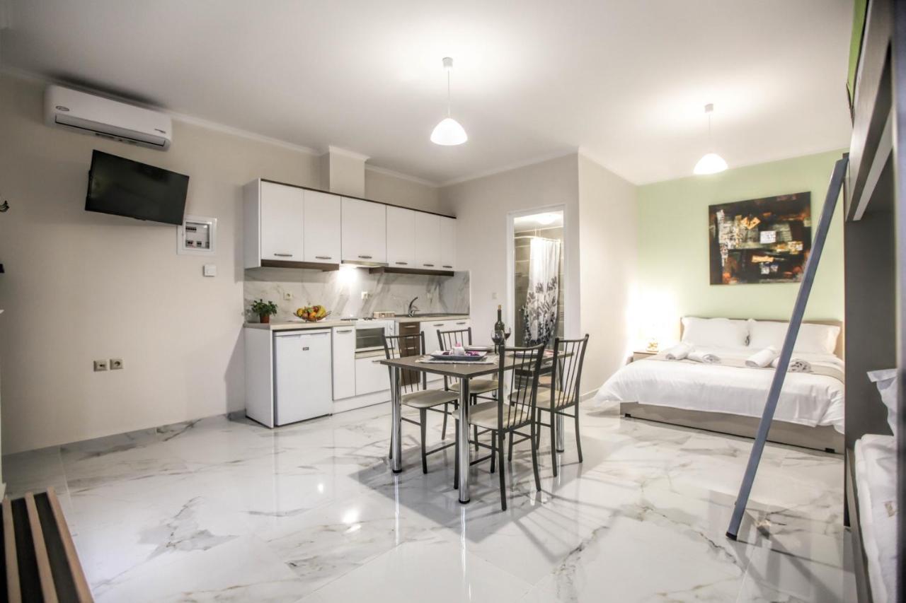 Del Sol #2 Meteora Luxurious Family Suites Калампака Екстериор снимка