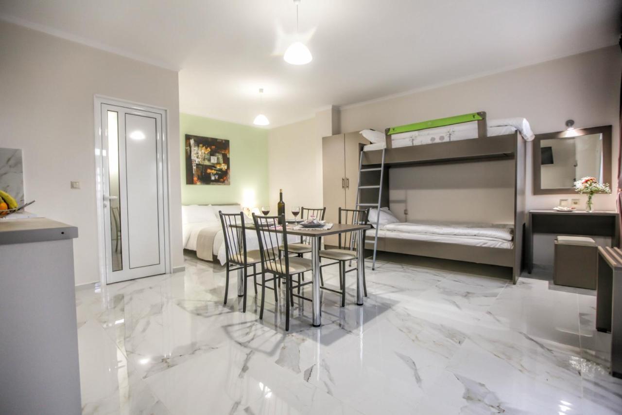 Del Sol #2 Meteora Luxurious Family Suites Калампака Екстериор снимка