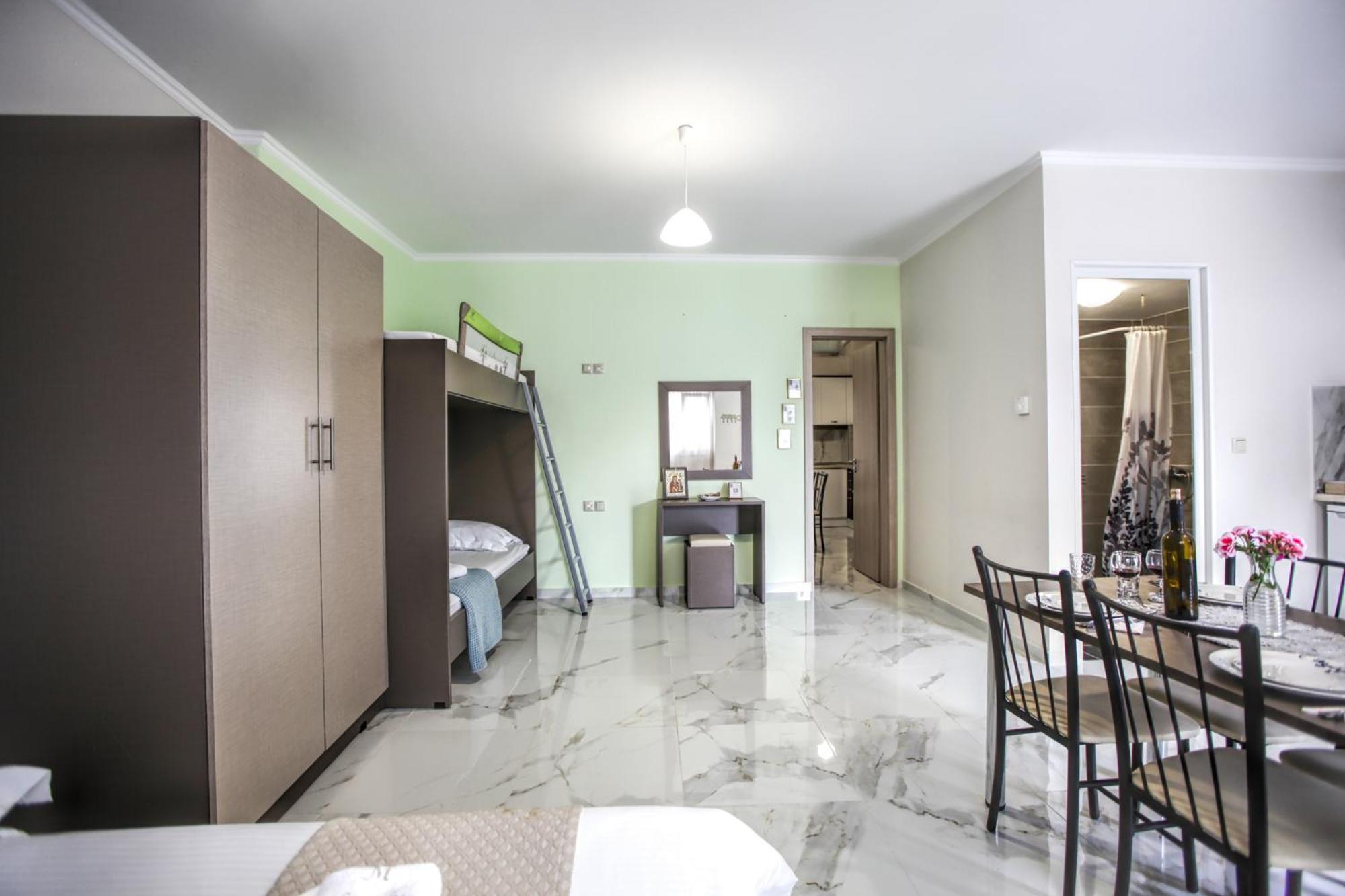 Del Sol #2 Meteora Luxurious Family Suites Калампака Екстериор снимка