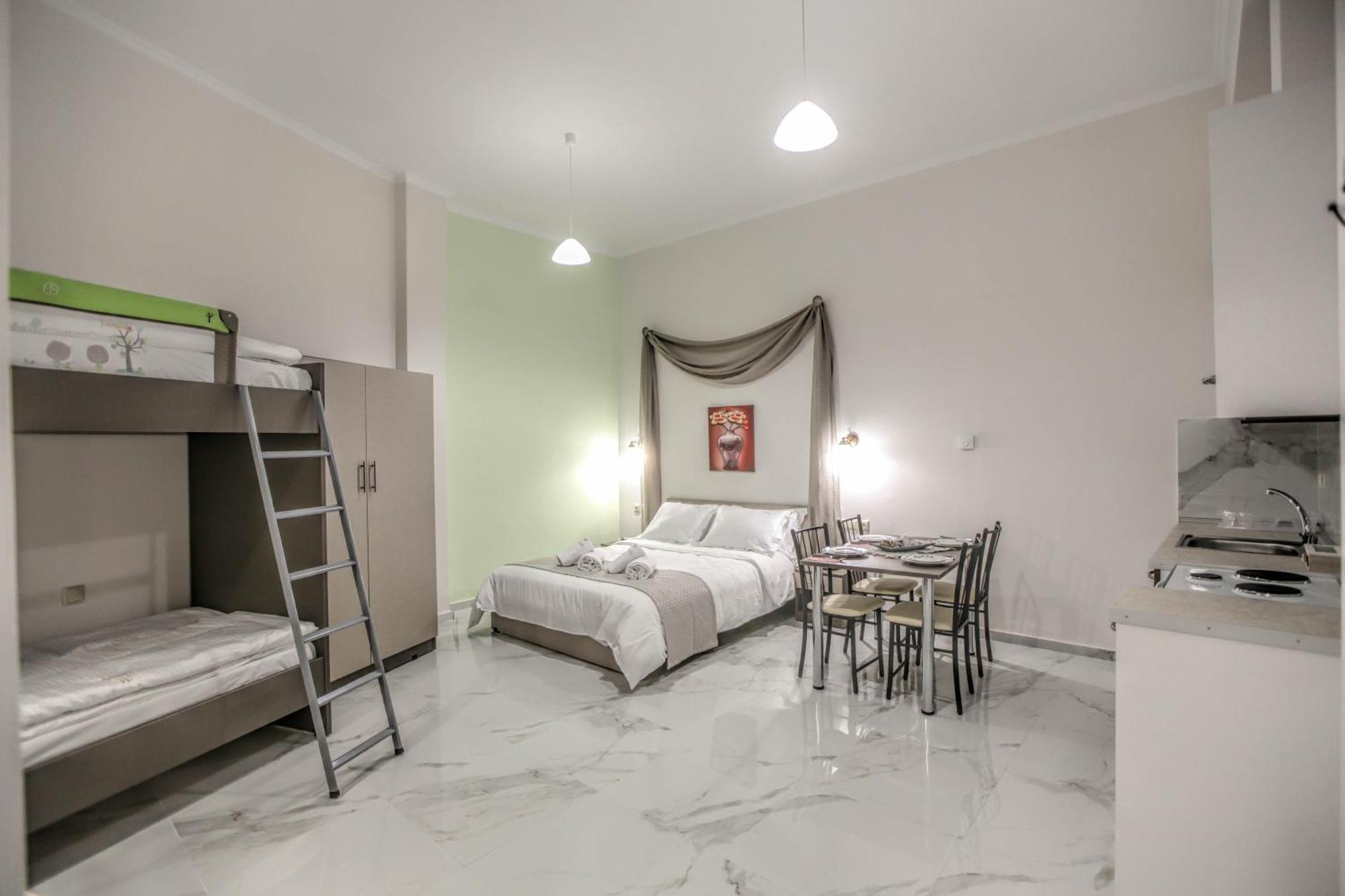 Del Sol #2 Meteora Luxurious Family Suites Калампака Екстериор снимка